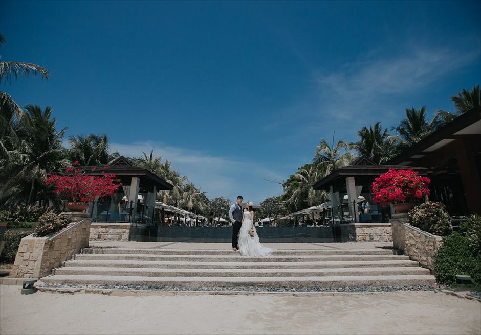 Crimson Mactan Resort&Spa クリムゾン・マクタンのインフィニティ・プール前でシックなフォト